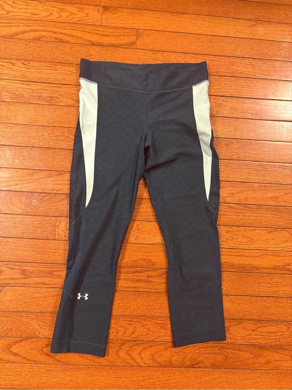 Under Armour Teal and White Capri Leggings